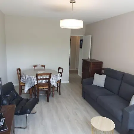 Apartment Avec Balcon A 300m De La Plage *